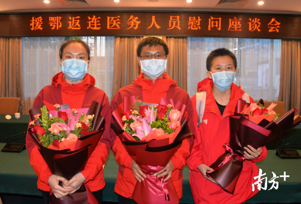 支援湖北、奮戰(zhàn)抗疫一線的莫文慶、曾慧、丘金霞3人入選2020年“清遠(yuǎn)市最美人物之最美醫(yī)生/護(hù)士”。黃津 攝