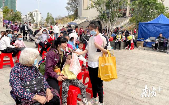 問(wèn)答互動(dòng)。段燦 攝