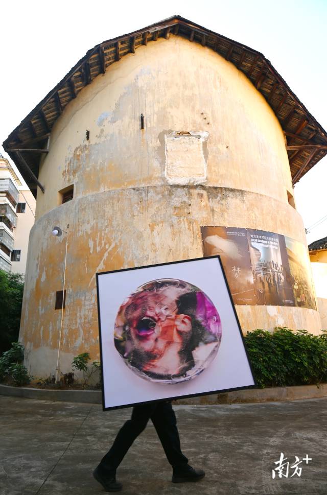 連州國(guó)際攝影年展被授予“全國(guó)文化品牌典型案例”。黃津 攝