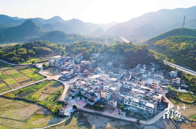 萬家村風(fēng)貌。梁崇杰  攝