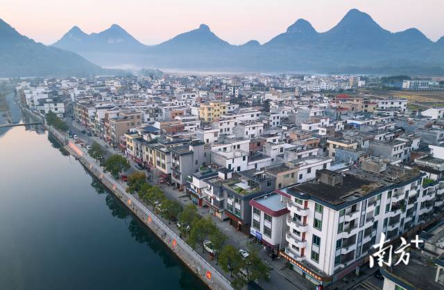 保安鎮(zhèn)街頭。