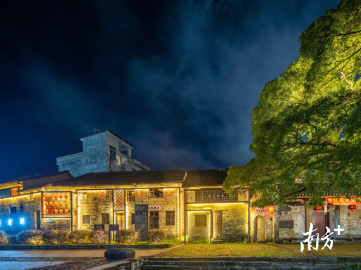 豐陽村夜景。